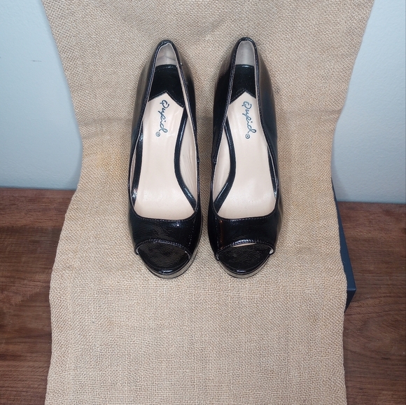 Qupid Black Platform Stilettoes 1" Platform 4" Heel Size 6 Comfy Sexy Open Toe - Picture 4 of 10